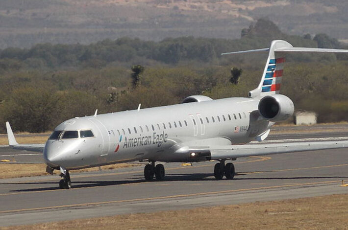 Experience Efficient Air Travel with CRJ 900